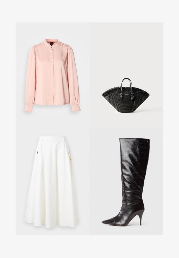 Lichtroze blouse gemaakt van gladde stof, met een mandarijnkraag, lange mouwen met elastische boorden en een knoopsluiting.; Witte A-lijn midi rok met zijzakken, gouden ketting en decoratieve knoopdetails, en riemlussen bij de taille.; Hoge zwarte leren laars met hoge hak en spitse neus, met lichte kreukels op de schacht, weergegeven in profiel op een witte achtergrond.; Zwarte geweven tote tas met brede waaiervorm, een franjerand aan de bovenkant, twee handgrepen en een decoratieve strik aan één handgreep.