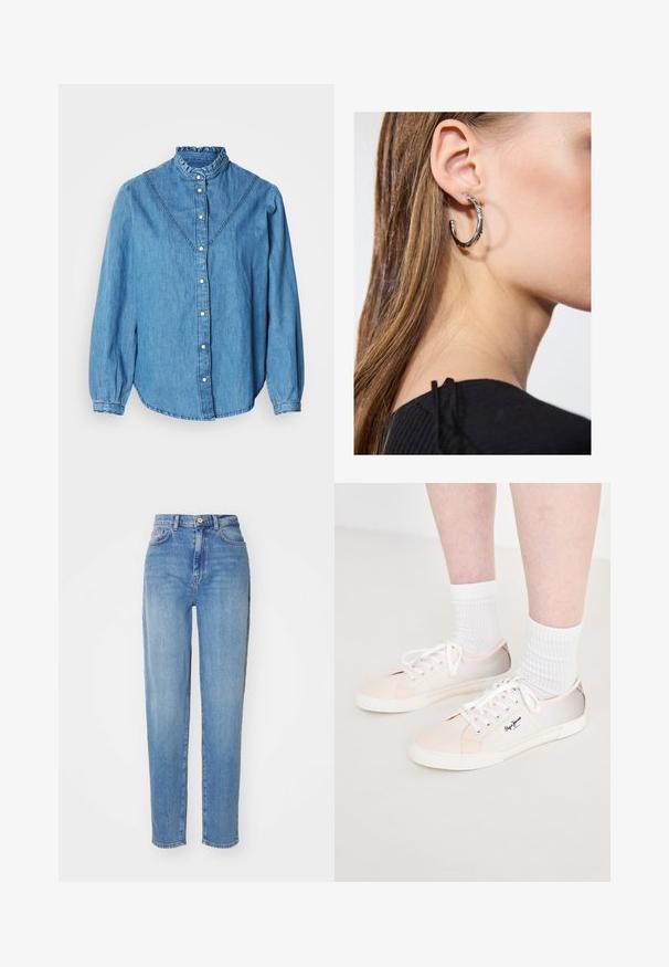 Chemise en denim bleu avec un col montant froncé, une fermeture boutonnée à l'avant et des manches longues. Elle présente des coutures décoratives et un ourlet légèrement arrondi.; Jean taille haute bleu clair avec une coupe droite. Fabriqué en denim, avec cinq poches et une fermeture à bouton à l'avant. Texture lisse.; Baskets en toile de couleur claire avec des lacets blancs, présentant des accents roses et beiges, une semelle en caoutchouc blanche et un logo sur le côté.; Boucle d'oreille en argent avec une finition polie, présentant de petits détails en or et de forme ronde, portée sur le lobe.