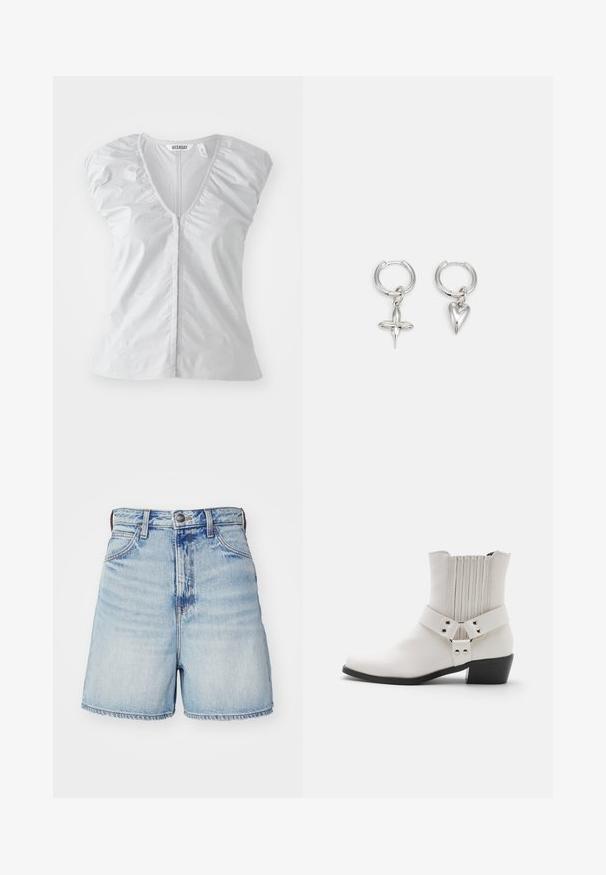 Blouse courte à manches courtes de couleur gris clair avec un décolleté en V profond. Dispose de détails froncés aux épaules et d'un ourlet droit, fabriquée à partir d'un tissu doux et lisse.; Shorts en denim bleu clair à taille haute, avec cinq poches, une fermeture à bouton et un ourlet effiloché. Texture lisse avec des zones décolorées.; Bottine en cuir blanc avec un bout légèrement pointu, un détail froncé à l'arrière et une large sangle avec une boucle au niveau de la cheville.; Boucles d'oreilles en argent en forme de cerceau avec un charme croix et cœur. Texture lisse et brillante avec une finition polie. Chaque charmepend d'une boucle sécurisée.