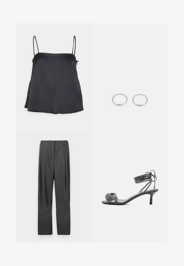 House of Dagmar SHINY STRAP TOP - Top - dark navy; Grå skræddersyede bukser lavet af vævet stof, med lige ben, frontfolder og en glat tekstur.; Grå læder sandal med hæl, knyttet rem ved tæerne og snørebånd, der vikles om anklen, på slank mellemhøj hæl mod hvid baggrund.; Sølv hoop øreringe med en glat, poleret finish. Cirkelformet og minimalistisk design med en åbning på den ene side.