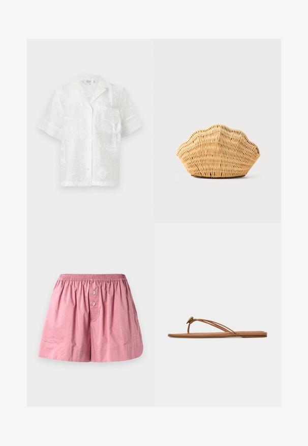 Witte korte mouwen blouse met knopen, subtiel reliëf wereldkaartpatroon en één borstzak, kraag open.; Roze katoenen slaapshorts met een elastische tailleband, twee voorste knopen en een losse pasvorm. De stof is soepel met een licht gekreukt textuur.; Beige platte sandaal met dunne dubbele teen- en zijklittenbandjes en een klein metalen sierstukje vlak bij de teenpost.; Geweven rotan handtas in de vorm van een sint-jakobsschelp met natuurlijke lichtbruine kleur en afgeronde, gestructureerde randen.