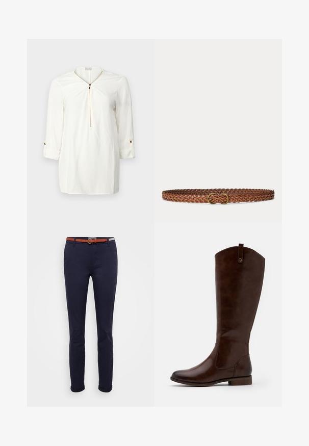 Hvid langærmet skjorte med lynlåse på halsen, blødt stof og opsmøgede ærmer med en guldbutton detalje.; Marineblå chinos med en slim fit, der har et brunt læderbælte med en rund metalspænde og opsmøgede nederkanter. Glat bomuldsstof.; Brune knæhøje støvler lavet af glat læder, med rund tå, lav stablet hæl og et subtilt sømme mønster langs siderne.; Brunt flettet læderbælte med en lille messing oval spænde, vist fladt på en lys grå baggrund.