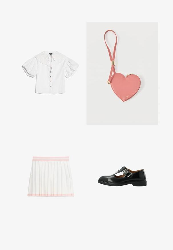 Witte blouse met grote geschulpte kraag, goudkleurige knopen aan de voorkant en volumineuze korte pofmouwen.; Witte geplooide rok met lichtroze tailleband en zoomdetail, kniehoogte, plat liggend op een witte achtergrond.; Zwarte leren Mary Jane-schoen met een T-strap, zilveren sluiting, ronde neus en een lage zool. Gladde textuur met een gepolijste afwerking.; Roze leren muntportemonnee in hartvorm met polsbandje en gouden rits, gebrandmerkt met kleine gouden tekst "Furla".