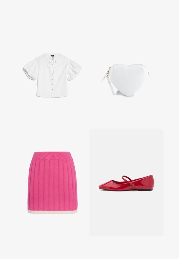 Hvid bluse med stor bølget krave, guldfarvede knapper foran og voluminøse korte puffede ærmer.; Strikket pink ribbet mininederdel med bred linning og smal hvid kant forneden.; Røde ballerinasko i laklæder med spids snude, ankelrem og en lille rund detalje på remmen. Flad sål og glat tekstur.; Hvid læder hjerteformet håndledspung med guld lynlås og lås, tekstureret overflade og aftagelig rem på hvid baggrund.
