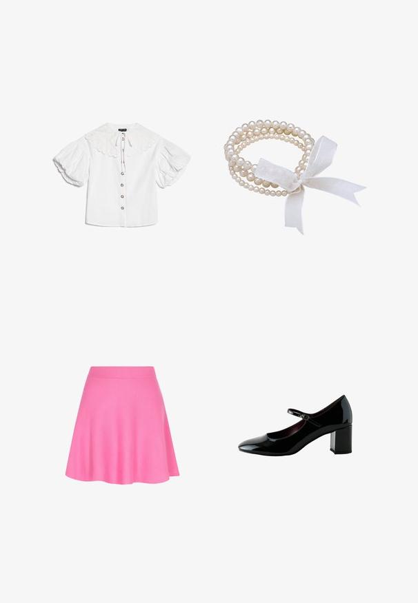 Witte blouse met grote geschulpte kraag, goudkleurige knopen aan de voorkant en volumineuze korte pofmouwen.; Roze gebreide rok met een aansluitende tailleband en een uitlopende vorm, gemaakt van zachte stof die een soepele textuur toevoegt.; Zwarte lakleren Mary Jane schoen met blokhak en klein gespje bandje op witte achtergrond.; Witte parelarmband met meerdere strengen, met parels van verschillende groottes. Vastgebonden met een doorschijnende witte lintstrik.