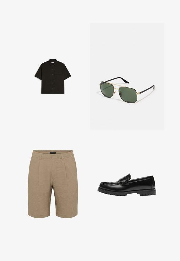 Zwarte korte mouw blouse met knopen, kraag en een borstzak met klep op een witte achtergrond.; Beige shorts van gestructureerde stof met een gekreukt oppervlak, een elastische tailleband en twee plooien aan de voorkant.; Zwarte leren loafer met een dikke rubberen zool en klassieke penny-strap details, gezien vanaf de buitenkant.; Gouden metalen zonnebril met groene glazen, rechthoekige vorm, zwarte plastic pootjes en een twee-kleurig ontwerp. Voorzien van neuspads voor comfort.