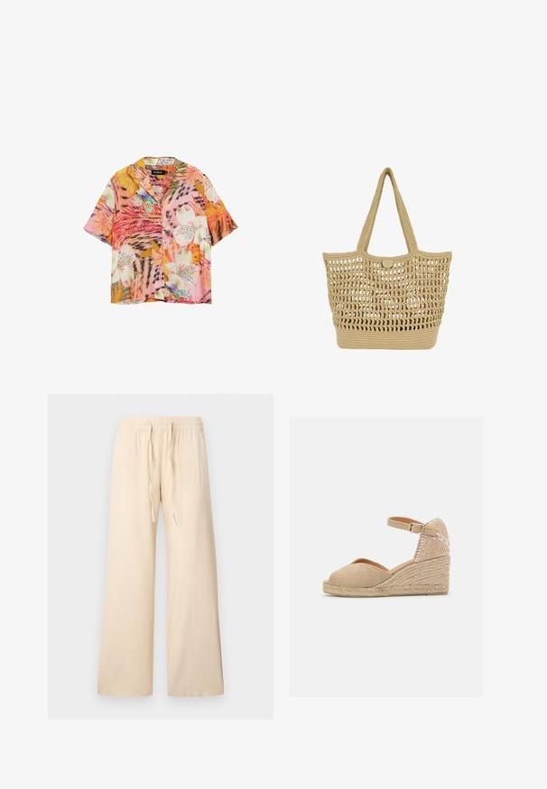 Korte mouwen overhemd met levendige tropische bloemen- en bladerenpatronen in roze, oranje, wit en groene tinten.; Beige broek met wijde pijpen gemaakt van zacht materiaal, met een elastische taille en een trekkoord zonder zichtbare patronen of accenten.; Castañer BIANCA - Espadrilles - sand; Beige geweven tote tas met open gebreid patroon, stevige bodem, twee schouderriemen en kleine ronde knoopsluiting bovenaan in het midden.