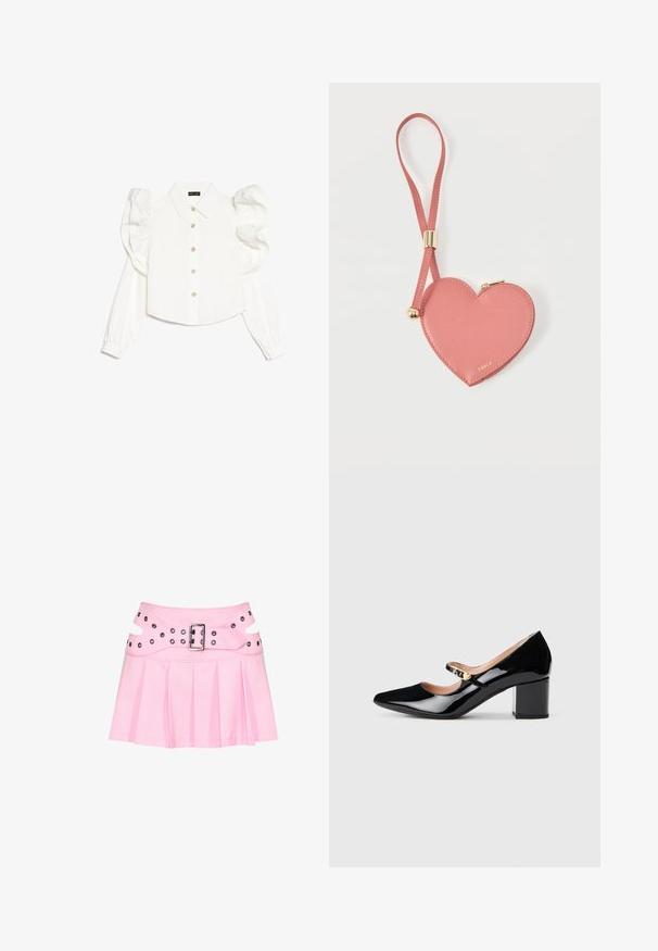 Blusa blanca de manga larga con mangas abullonadas, cuello clásico, cierre frontal con botones y sutiles detalles florales en los botones. Textura de tela lisa.; Minifalda plisada rosa con cinturilla ancha de doble capa, hebilla plateada y múltiples ojales para sujeción y decoración.; Zapatos de tacón Mary Jane de charol negro con punta afilada, tacón bloque medio y una hebilla decorativa dorada en la correa.; Monedero de cuero rosa en forma de corazón con correa para la muñeca y cremallera dorada, con la marca "Furla" en pequeño texto dorado.