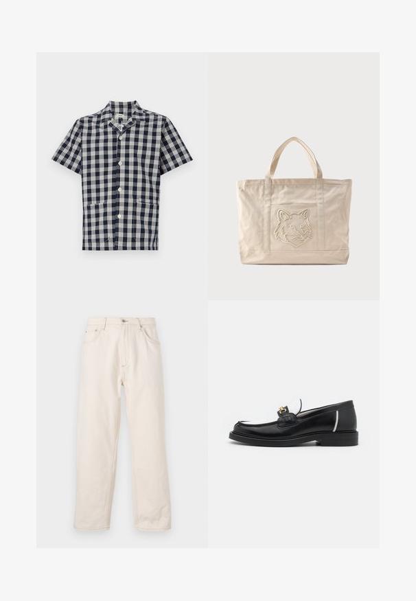 Korte mouw shirt in marineblauw en wit geruit patroon, gemaakt van zachte stof, met een knoopsluiting aan de voorkant en twee borstzakken.; Beige rechte jeans gemaakt van denim, met een knoopsluiting, vijf zakken en zichtbare stikseldetails. Gladde textuur.; Zwarte leren instapper met een ronde neus, witte accenten en gouden hardware op de wreef. Bevat een getextureerde patch en een gestapelde hak.; Beige canvas tas met dubbele handvatten en een reliëf ontwerp van een wolfskop op het voorvak.