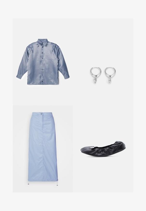 SIYA TREMBITA - Chemisier - silver grey; Jupe bleu clair, de longueur intermédiaire, en matériau léger et lisse avec une coupe droite, dotée d'une fermeture à boutons à l'avant et d'un ourlet à cordon.; Chaussure plate en cuir noir avec un bout arrondi et un design froncé le long de l'ouverture. Présente un détail discret en métal argenté sur le devant.; Boucles d'oreilles créoles en argent avec un design lisse et arrondi, ornées d'un pendentif en forme de goutte pointue. La finition est brillante et réfléchissante, soulignant une élégante simplicité.