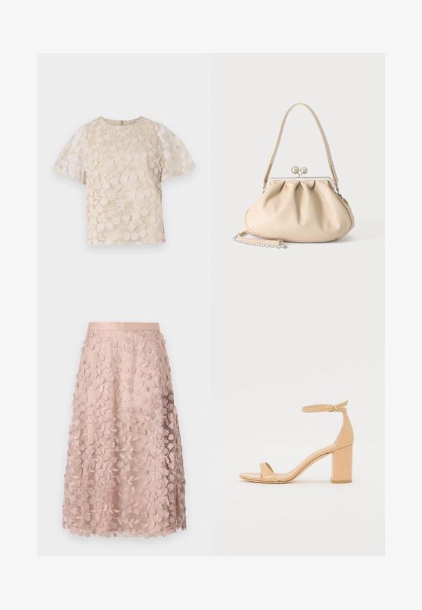 Beige bluse med blomsterbroderi, gennemsigtige puffærmer, rund halsudskæring og lynlåslukning i ryggen. Struktureret blomsterdesign på forpanelet.; Blonder midi-nederdel i blød pink med blomstermotiver, der har en tætsiddende linning og lagdelt design, hvilket fremhæver en delikat struktur.; Nude patenterede læderhælede sandaler med firkantet tå, ankelrem og en chunky blokhæle. Glat overflade og minimale designdetaljer.; Beige blød læderhåndtaske med en sølv metalramme-lukning, enkelt skulderstrop og en valgfri kæderem på en hvid baggrund.