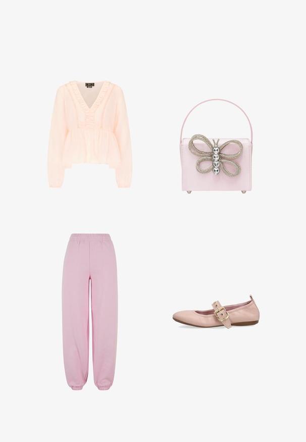 Lyserød bluse med lange ærmer, flæset V-halsudskæring, blonder detaljer og en samlet talje, der skaber en peplum-agtig kant.; Urban Classics Træningsbukser - softpink; Lyserød læder flatsko med rundet tå, dekorativ rem og stor guldbeklædt spænde, lav hæl og trækkestrop ved hælkanten.; Lyserød satin håndtaske med en sommerfugleformet udsmykning, der har sølvmetallic accenter og rhinsten, samt et slankt håndtag.