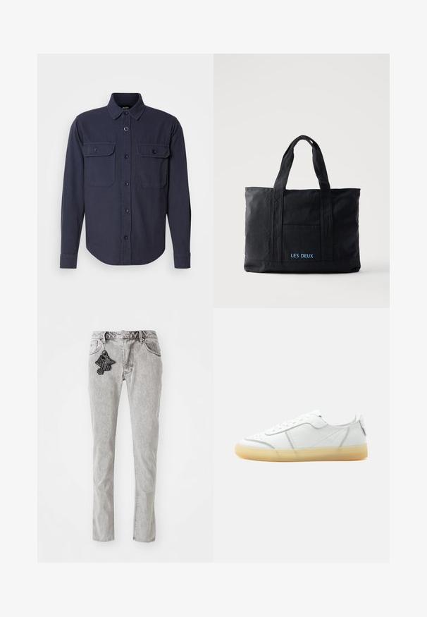 Mørkeblå langærmet skjorte lavet af blødt stof, udstyret med spids krave, knaplukning fortil og to brystlommer med klaplukninger.; Lys grå lige ben denim jeans med lynlås, fem lommer og en dekorativ sort nøglering som accent foran.; Hvid lavtop læder sneaker med beige gennemsigtig sål, snørelukning foran og minimal syning, vist fra siden mod en ensfarvet baggrund.; Sort lærredstaske med to håndtag, forlomma og "LES DEUX" broderet i blåt på forlommen.