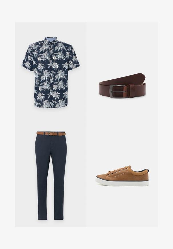 Korte mouwen, knoopshirt in marineblauw met een wit palmbomenprint. Heeft een kraag en bruine knopen. Gestructureerde stof.; Donkerblauwe chinos van katoen met een gladde textuur. Voorzien van een bruine suède riem met een gesp en een rechte pijpdesign.; Bruine leren sneakers met een ronde neus, witte zool en marineblauwe accenten. Voorzien van metalen oogjes en een gestructureerde kraag.; Bruine leren riem met een gladde textuur, voorzien van een gebogen punt en een rechthoekige metalen gesp in een donkere afwerking.