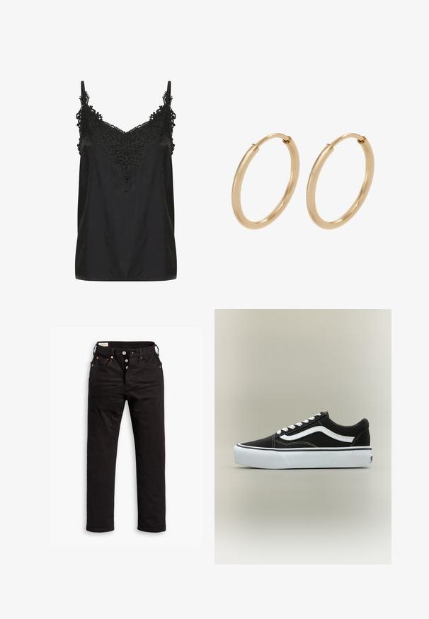 Schwarzes Top mit V-Ausschnitt und filigranen Spitzenverzierungen am Kragen. Mit Spaghetti-Trägern und einem glatten, leichten Stoff.; Schwarze Straight-Leg-Jeans mit Knopfverschluss, Vorder- und Gesäßtaschen sowie Kupfennieten auf einem weißen Hintergrund.; Niedriger schwarzer Sneaker mit weißem Seitenstreifen, weißen Schnürsenkeln, weißer Gummisohle und strukturierter Zehenkappe auf neutralem Hintergrund.; Goldene Creolen mit einer glatten, polierten Oberfläche. Abgerundete Form, mittlere Größe, ausgestattet mit einem sicheren Verschlussmechanismus.