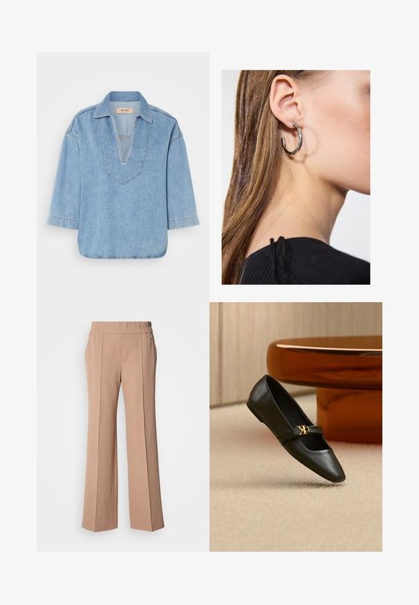 Lys blå denim pullover skjorte med V-hals, korte ærmer og let buet kant. Har kontrasterende syninger langs halsudskæringen.; Lysebeige bukser med vide ben lavet af glat stof. Har elastisk talje og forreste folder for ekstra detaljer.; Sort læder flad sko med spids tå og gyldent CK-logo på rem, placeret på beige tæppe nær et rundt ravbrunt bord.; Sølv hoop ørestik med en poleret overflade, prydet med små guld accenter og en rund form, båret på øreflippen.