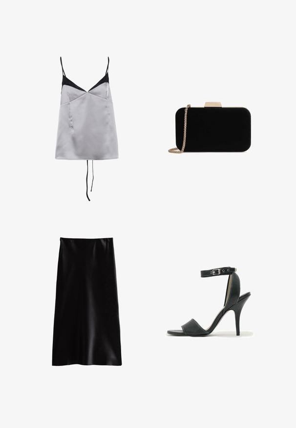 Satin cami i lys grå med sorte accenter og tynde stropper. Har en V-hals, glat tekstur og en afslappet pasform.; Sort satin maxi nederdel med en glat overflade, lige snit og elastisk talje. Ingen synlige mønstre eller udsmykninger.; Sort sandal med høj hæl, ankelrem og spænde, åben tå og tynd hæl på hvid baggrund.; Sort velour clutch med guldfarvede detaljer, rektangulær form og kædestrop, der har en glat tekstur og ingen synlige mønstre.