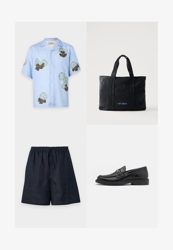 Camisa de manga corta en tela azul claro con patrones florales en verde y marrón oscuro. Cuello clásico con botones en la parte delantera.; Pantalones cortos casuales azul marino con cintura elástica y cordón, tela ligera, hasta la rodilla y corte recto.; Mocasines de cuero negro con punta redondeada, que cuentan con un detalle de herrajes dorados y costuras, situados sobre una suela de goma texturizada y baja.; Bolsa tote de lona negra con dos asas, bolsillo frontal y "LES DEUX" bordado en azul en el bolsillo delantero.