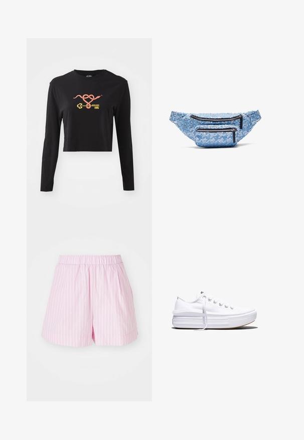 Čierny dlhý rukáv cropped top vyrobený z bavlny. Na prednej strane sa nachádza farebná grafika hada a kľúča. Jednoduchý dizajn s okrúhlym výstrihom.; Svetloružové šortky s bielymi vertikálnymi pruhmi, vybavené elastickým pásom a voľným strihom, vyrobené z mäkkej, ľahkej látky.; Biela nízka plátenná teniska s hrubou platformovou podrážkou, šnurovaním vpredu a gumovou špičkou s textúrou, zobrazená z bočnej strany.; Modrý taštička na pás s flitrami, ktorá má dve zipsové vrecká, textúrový povrch, čierne zipsy a nastaviteľný pás.