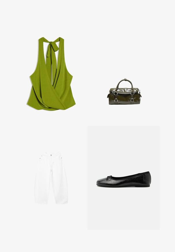 Haut portefeuille sans manches de couleur vert olive avec un col en V profond et une fermeture à nouer dans le dos, confectionné dans un tissu lisse.; Jean blanc en coton à jambes larges, fermeture devant par bouton et zip, passants pour ceinture, style cinq poches.; Ballerine en cuir noir brillant avec petit talon et petit nœud décoratif sur l'avant, vue de côté sur fond clair uni.; Sac à main en cuir vert foncé brillant avec deux poignées rondes, fermeture éclair argentée en haut et détails de sangle à boucle à l'avant.