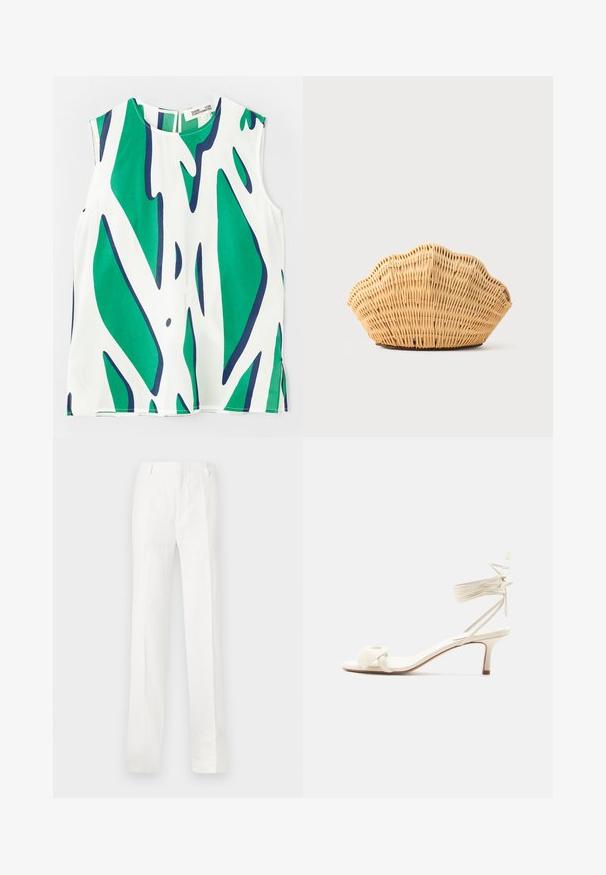 Mouwloos topje van lichtgewicht stof, met een gedurfde groene en marineblauwe abstracte print op een witte achtergrond. Ronde halslijn met een sleuf aan de achterkant.; Witte, rechte broek gemaakt van een lichtgewicht stof. Kenmerkt zich door een platte voorkant, riemlussen en geen zichtbare patronen of versieringen.; Roomkleurige sandalen met lage hak, enkelriempjes en een brede gedraaide band over de tenen, op een effen witte achtergrond.; Geweven rotan handtas in de vorm van een sint-jakobsschelp met natuurlijke lichtbruine kleur en afgeronde, gestructureerde randen.