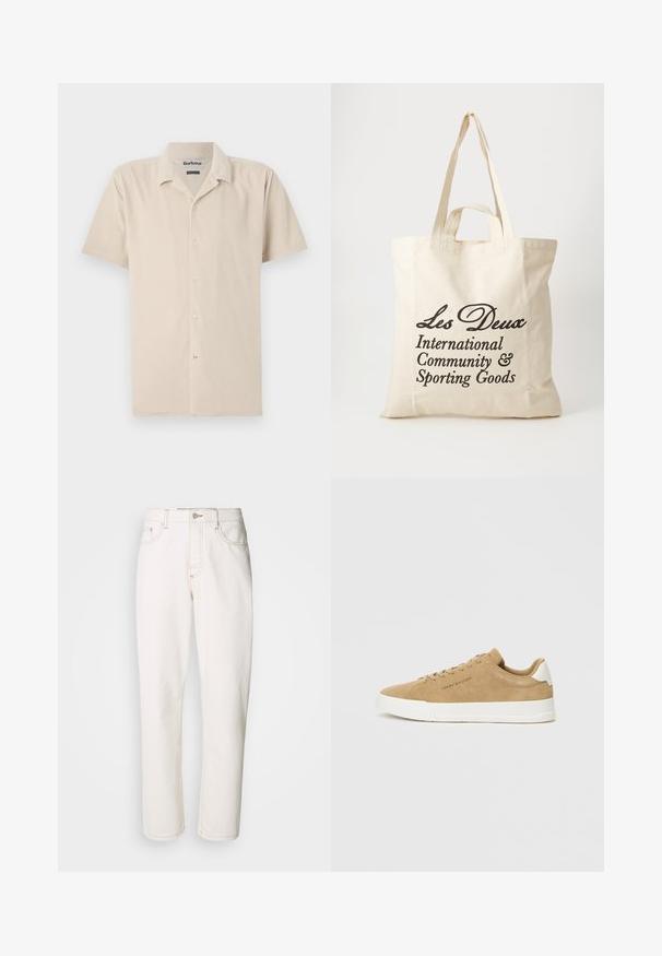 Beige Kurzarmhemd aus weichem Stoff mit Knopfleiste, klassischem Kragen und subtiler Textur.; Weiße Jeans aus Denim mit geradem Bein, ausgestattet mit gestickten Nähten, einem metallischen Knopfverschluss und einer klassischen fünf-Pocket-Konstruktion.; Beige Wildlederschuhe mit einer weißen Gummisohle, runder Zehenpartie, flachen Schnürsenkeln und einem dezenten Logo an der Seite. Glatte Textur und minimalistisches Design.; Beige Baumwolltragetasche mit zwei stabilen Tragegriffen. Mit schwarzem Drucktext: "Les Deux International Community & Sporting Goods."