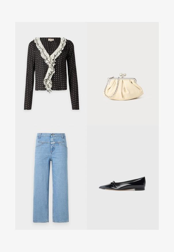 Top de manga larga negro con lunares blancos y un escote en V con volantes ribeteado en blanco, con una tela suave y texturada.; CLOSED STOVER - Vaqueros boyfriend - light blue; Zapato plano de charol negro con punta afilada, pequeña tira decorativa y tacón bajo. Textura suave y diseño elegante.; Clutch de cuero beige plisado con un marco de metal plateado, que cuenta con dos broches decorativos redondos y una correa de cadena plateada.