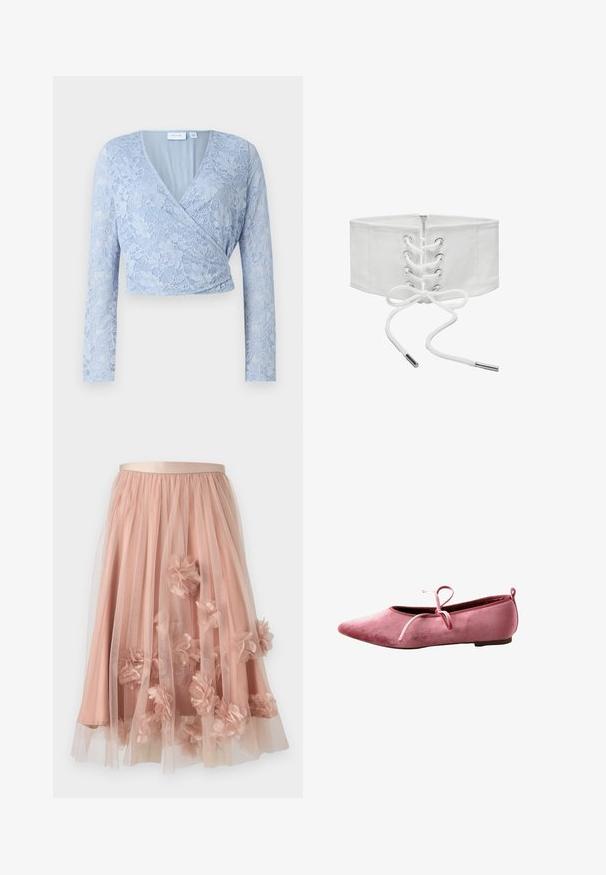 Svetlo modrý čipkovaný cropped top s výstrihom do V, dlhými rukávmi a prekladaným dizajnom. Obsahuje zložité kvetinové vzory a hladkú podšívku.; Tylová sukňa v jemnej ružovej farbe s pásom zo saténu. Má vrstvenú priesvitnú tkaninu a trojrozmerné kvetinové aplikácie po celej ploche.; Ružové zamatové balerínky s úzkou špičkou, tenkou podrážkou a viazanou mašľou navrchu.; Široký biely korzetový opasok s predným šnurovaním, kovovými očkami a zapínaním na zips, zobrazený na jednoduchom bielom pozadí.