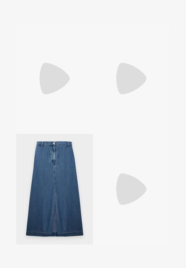 Top de manga larga azul claro con escote en V, hecho de una suave tela texturada, que presenta una costura a lo largo del escote y un dobladillo recto.; Falda vaquera en azul oscuro con corte recto y una abertura central en el dobladillo. Presenta una cinturilla estándar y cierre con botón metálico.; Bota cowboy alta de cuero negro con punta puntiaguda, tacón grueso y lengüeta con un pequeño logo dorado.; Bolso de mano de cuero negro con una gran abertura superior y una sola correa para el hombro. Textura suave, diseño minimalista, con detalles sutiles de herrajes.