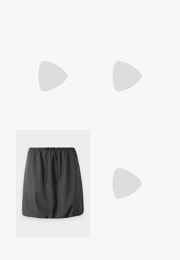 Pitkähihaisen, vaaleanbeigen värisen, ribbineuloksisen yläosan, jossa on puolikaulus ja sileä pinta, istuva muotoilu ja hillityt design-yksityiskohdat.; Tummanharmaa, tekstuurilla varustettu hame, jossa on joustava vyötärö ja nyöri. Yksinkertainen muotoilu, keskitason pituus, ei näkyviä kuvioita tai yksityiskohtia.; Bordeaux patenttino nahka slingback-korkokengät pyöreällä kärjellä, kapealla korkokengällä ja säädettävällä hihnalla. Luja pinta kiiltävällä pinnalla.; Ruskea nahkainen laukku, jossa on teksturoitu pinta, kaksi olkahihnaa ja tilava avonainen muotoilu ilman ulkopusseja.