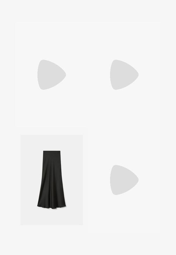 Sort langærmet top med høj hals; har tekstureret fjerkant ved ærmekanterne; lavet af blødt, elastisk stof.; Sort, gulvlængde nederdel lavet af glat, letvægtigt stof med en klokkeformet design og ingen synlige lukninger eller mønstre.; Sort læder spids tå slingback hæl med tynde stropper og en lille sølv dekorativ spænde på siden.; Lille sort læderhåndtaske med rynket tekstur, rektangulært håndtag og aftagelig tynd skulderrem placeret ved siden af.