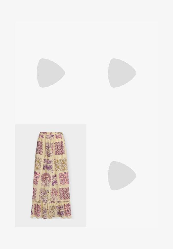 Débardeur noir côtelé sans manches avec encolure carrée et larges bretelles, avec un petit logo discret au centre devant.; Jupe longue beige avec taille élastique, présentant des motifs patchwork floraux et géométriques violets, roses et dorés avec un ourlet volanté.; Sandale en cuir marron avec des fines lanières, un accent circulaire doré et une semelle plate. Design minimaliste avec un détail de boucle réglable.; Sac rectangulaire avec motif floral jaune et noir et anse tressée jaune et rose sur fond blanc.