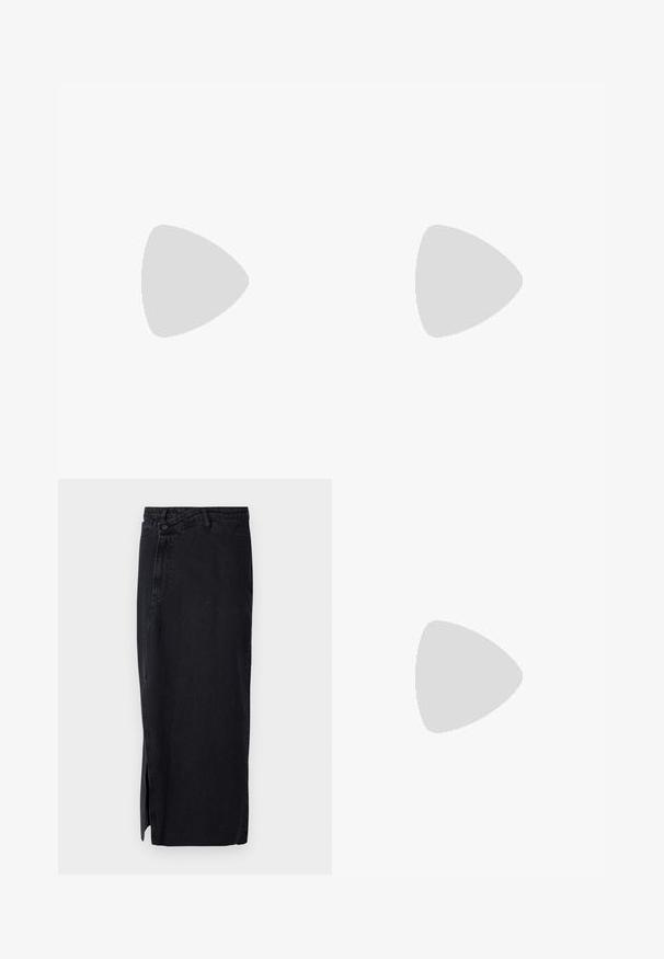 Cremefarvet kortærmet polo med V-hals, med ribbet tekstur, åbenstrik design og solid krave.; Sort denimnederdel med høj talje, der har en sideslids og klassisk fem-lomme design. Glat tekstur og lige silhuet.; Brun slingback-sko med spids tå, lav blokhæl, krokodillemønster, sideudskæring og justerbar spænderem, vist på hvid baggrund.; Brun læderhåndtaske med brede vævede stropper og en enkelt skulderrem på en ensfarvet lys baggrund.