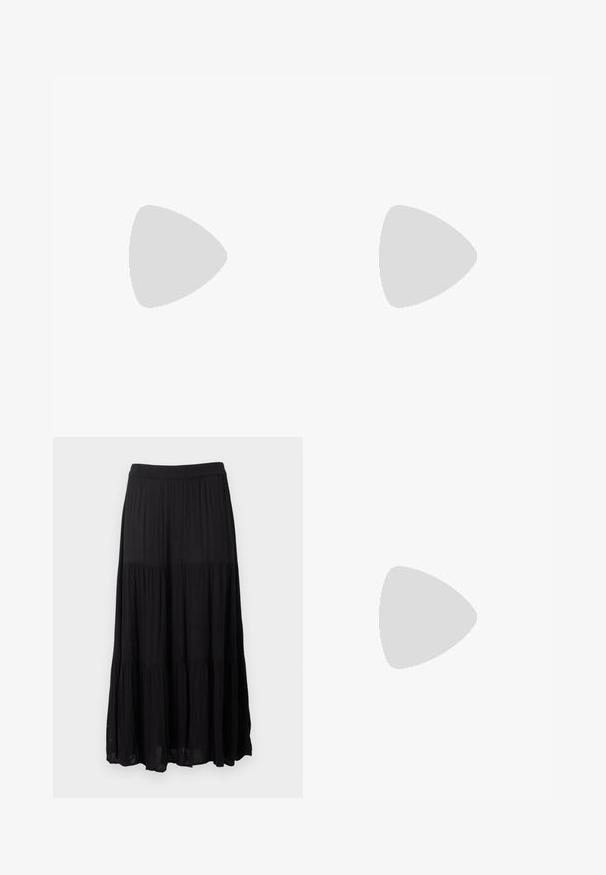 Roze katoenen T-shirt met korte mouwen, een ronde halslijn en het woord "Party" in sierlijk zwart lettertype op de linkerborst.; Zwarte maxi rok met lagen en een elastische tailleband en een licht gekreukelde stofstructuur, hangend tegen een witte achtergrond.; Zwarte leren loafer met dikke grof profielzool en zilveren gesp, schuin geplaatst op een gestructureerd blauw vloerkleed.; Zwarte rechthoekige zonnebril met gele lenzen. Kenmerken zijn onder andere dikke monturen en een hoekig ontwerp met een gladde, glanzende afwerking.