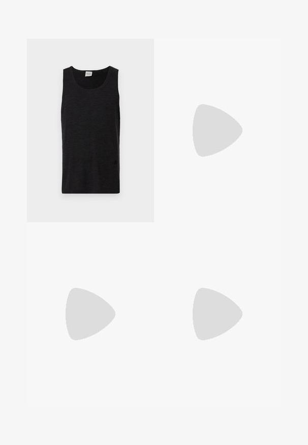 Zwarte mouwloze tanktop gemaakt van textuurmateriaal. Heeft een ronde halslijn en een subtiele logo-accent nabij de zoom. Eenvoudig ontwerp.; Zwarte zwembaden met een textuurstof, voorzien van een elastische tailleband met trekkoord en een klein logo aan de zijkant.; Zwarte leren sneaker met een gladde textuur, ronde neus en vetersluiting. Heeft een dikke rubberen zool en minimale merkaanpassing.; Donkerbruine gestructureerde leren crossbodytas met verstelbare riem en klein decoratief blauw accent aan de zijkant.