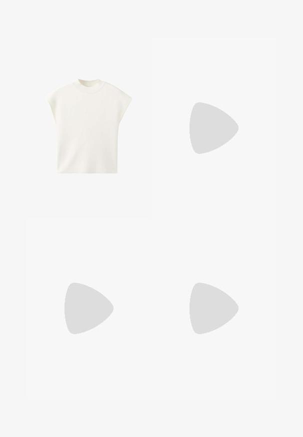 Ærmeløs hvid striktop med høj rund hals og løs pasform mod en ensfarvet hvid baggrund.; Lyseblå vidbenede jeans med to baglommer og et lille beige mærke på linningen.; Beige ruskinds ankelstøvler med et blødt indre, der har en platformssål og en strop bagpå for nem påtagning. Tekstureret gummisål.; Mørkebrun ruskind skuldertaske formet som en halvmåne med en bred rem og glat tekstur på en hvid baggrund.