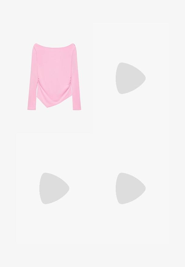 Haut rose pâle à manches longues avec un col bateau et un ourlet asymétrique, doté d'un léger froncé sur le côté pour une coupe flatteuse.; Pantalon blanc à jambes larges avec taille élastique et cordon de serrage, en tissu léger.; Baskets en daim rose avec des rayures vertes, des accents blancs et une semelle en caoutchouc brun. Comportent un tissu texturé et un détail de logo sur le côté.; Sac à main en cuir verni marron de forme rectangulaire, avec deux longues poignées et des accents courbés subtils à l'avant.
