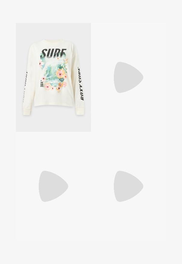 Chemise blanche à manches longues avec le texte "SURF", fleurs tropicales, motif vague océanique sur le devant, et texte "ROXY SURF" sur les manches.; Jupe en denim mini en bleu foncé avec un design à cinq poches, une fermeture à bouton et des accents de couture visibles. Texture lisse avec un léger délavage.; Chaussure mule à talon compensé noir avec bout ouvert sur un tapis bleu texturé, canapé gris flou en arrière-plan.; Sac à main crème en forme de croissant avec poignée courte brillante dorée et bandoulière longue assortie sur un fond clair uni.