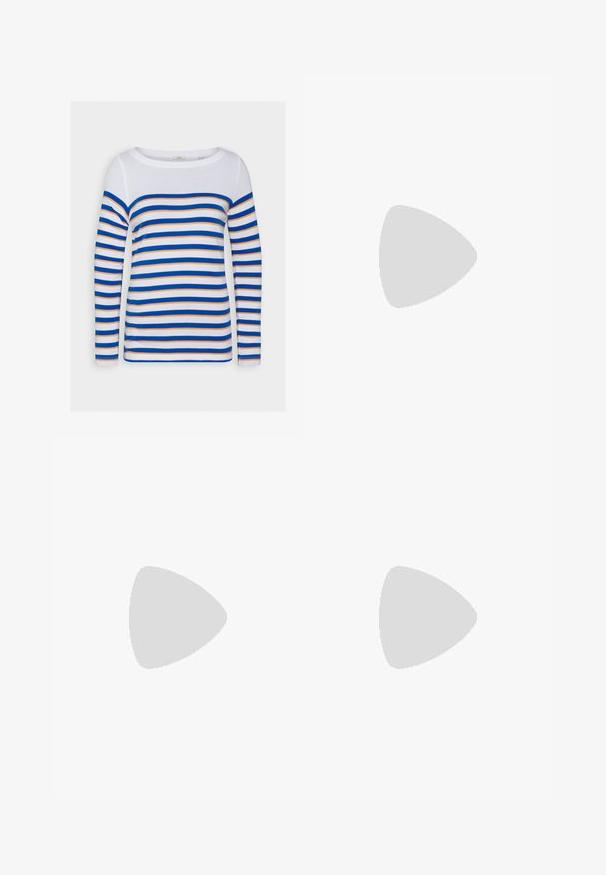 Esprit Langarmshirt - white; Dunkelblaue Denim-Jeans mit hoher Taille, vorderer Knopfleiste, Reißverschluss und schmaler Passform an den Oberschenkeln, die ab dem Knie ausgestellt sind.; Weiße Sneaker aus Leder mit grauen V-Logo-Akzenten, strukturiertem Gummiabsatz, weißen Schnürsenkeln sowie gepolstertem Zungen- und Knöchelbereich.; Goldfarbene metallene Brille mit ovalem Rahmen und klaren Gläsern. Schildpatt-Akzente an den Bügeln. Verstellbare Nasenpads für zusätzlichen Komfort.