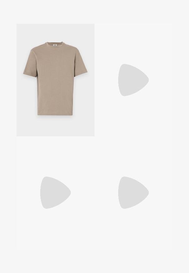 T-shirt en coton beige avec un col rond, des manches courtes et un ourlet droit. Texture lisse, design minimal, sans graphiques ni accents visibles.; Shorts noirs en tissu léger, dotés d'une fermeture à bouton, de deux poches latérales et d'une coupe droite. Texture lisse et design simple.; Mocassin en cuir noir avec semelle en caoutchouc épaisse, dessus cousu et nom de marque embossé sur le talon, présenté de profil sur fond blanc.; Sac bandoulière rectangulaire noir avec sangle réglable et logo BOSS sur le devant, sur un fond clair uni.