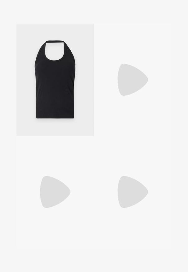 CLOSED NECK HOLDER - Débardeur - black; Pantalon noir en tissu lisse, doté d'une fermeture à bouton, de passants de ceinture et d'une coupe droite.; Mule en cuir noir avec bout pointu, design découpé à brides et petit talon kitten sur fond blanc.; Petit sac pochette en cuir bordeaux avec fermoir métallique argenté et bracelet sur fond blanc.