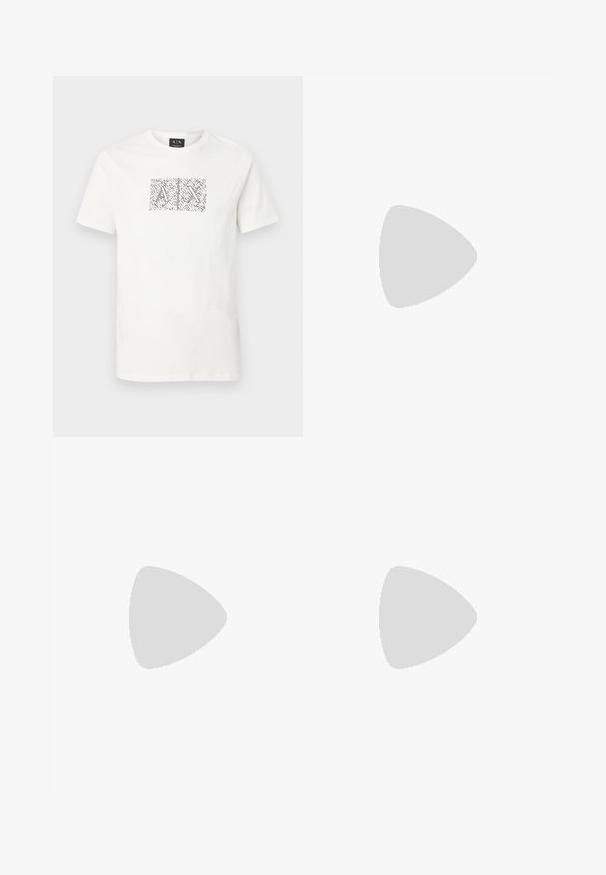 T-shirt blanc à manches courtes et col rond avec un graphisme abstrait noir et blanc présentant les lettres "A" et "X" entrelacées, centré sur la poitrine.; Jean en denim beige clair à coupe droite, dotés de poches avant, d'une fermeture à bouton et d'une texture subtile. Tissu lisse sans motifs.; Baskets basses en cuir blanc avec bout rond, lacets plats, semelle texturée et logo discret doré sur le côté. Surface lisse et design minimaliste.; Sac de voyage rectangulaire noir avec poignées en haut et sur les côtés, design minimaliste et petit logo à l'avant sur un fond clair uni.