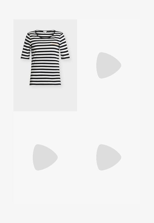 Camiseta de manga corta a rayas horizontales en blanco y negro, con cuello redondo y pequeño texto naranja en el área del pecho izquierdo.; Vaqueros de tiro alto en azul claro, fabricados en denim, con corte de pata ancha, cinco bolsillos y detalles de costura. Textura suave con un acabado limpio.; Sandalia de piel negra charol con tacón bajo, tiras finas cruzadas y una pequeña hebilla dorada en la correa del tobillo.; Bolso de hombro de cuero negro con dos bolsillos con cremallera, detalles en oro y una correa ancha ajustable. Textura lisa y forma rectangular.