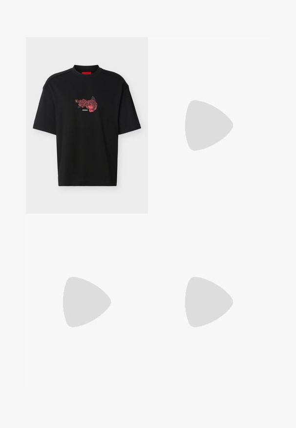 T-shirt noir à manches courtes avec un petit motif de rose rouge et le texte "HUGO" imprimé au centre de la poitrine.; Pantalons en coton beige avec une coupe droite, dotés d'une fermeture à un bouton noir et de deux poches avant. Texture lisse.; Mocassin noir en cuir sans lacets exposé sur un tapis beige à côté d'une table en verre ambré de forme incurvée dans une pièce aux tons neutres.; Sac bandoulière en cuir noir texturé avec poche avant zippée et bandoulière large en tissu réglable sur fond blanc.