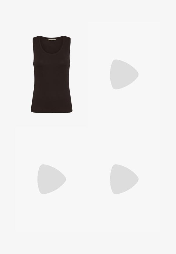 Love Copenhagen LCTIA BASIC TANK - Top - chocolate plum; Brune bredbenede bukser med en glat overflade, der har en struktureret talje og subtile plisseringer, der løber ned langs forsiden.; Brune balletflade sko i stof med spids tå og glat tekstur, med lav hælkappe og tynd sort sål. Ingen synlige mønstre eller beslag.; Zign Shopping bags - light brown