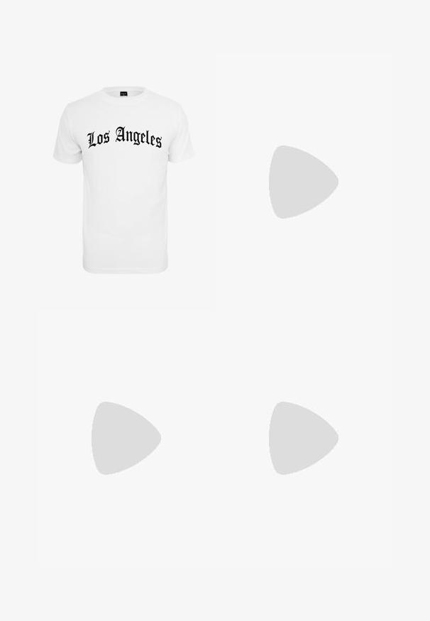 Hvid kortærmet t-shirt med "Los Angeles" i fed sort gotisk skrifttype over foran. 100% bomuldsmateriale med en glat tekstur.; Sorte højtaljede denimbukser med frontknap, lynlås, bæltestropper og fem lomme-stil mod en ensartet lys baggrund.; Sort og hvid høj-top sneakers med læderoverdel, perforeret tåboks, fremtrædende swoosh-logo og struktureret gummisål.; Sølv kædedesign med sammenkoblede led, glat tekstur og ensartet rektangulær form. Sikker lukning.