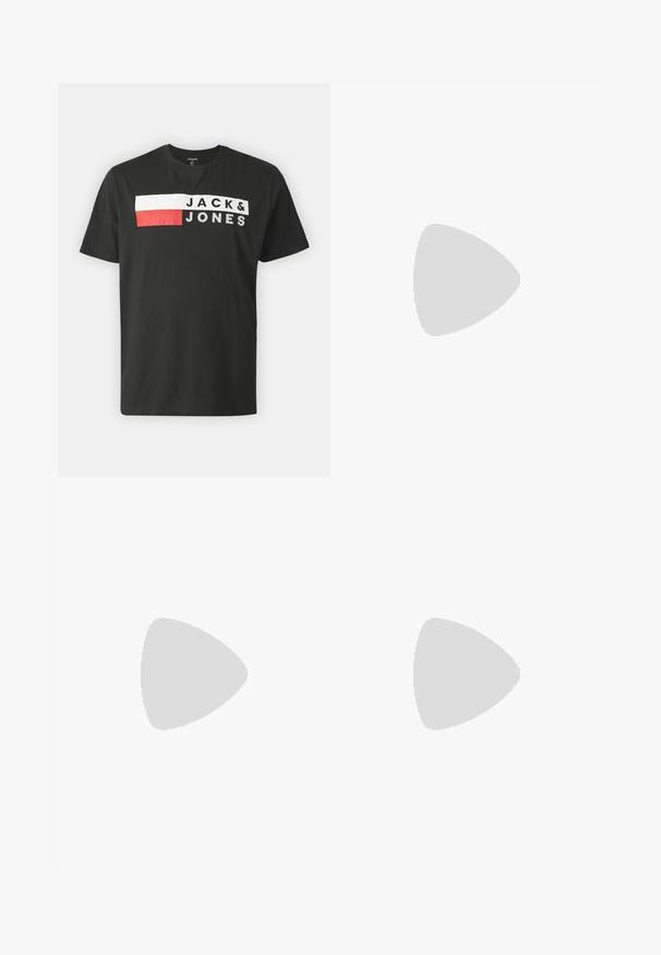 Schwarzes Baumwoll-T-Shirt mit kurzen Ärmeln, ausgestattet mit einem horizontalen Grafikdesign in Rot, Weiß und Schwarz, das den Text "JACK & JONES" zeigt.; Schwarze Jeansshorts mit einem klassischen Fünf-Taschen-Design, Knopfverschluss und gestickten Akzenten. Hergestellt aus strapazierfähigem Baumwollmaterial.; Schwarze Leder-Sneaker mit weißen Streifen, strukturiertem Gummisohle und Schnürung. Verfügt über ein Markenetikett auf der Zunge.; Schwarze rechteckige Sonnenbrille mit dünnem Metallrahmen und dunklen Gläsern, die auf einer weißen Oberfläche liegt.