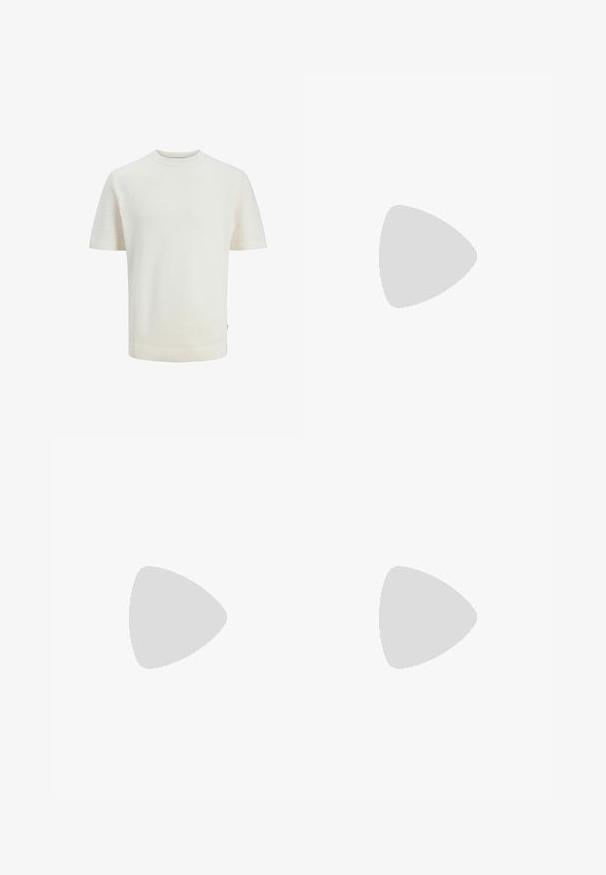 Pull en maille ivoire à manches courtes avec col rond et motif texturé subtil, présenté sur un fond blanc uni.; Shorts pour hommes à rayures verticales en vert, rouille, marine et beige, avec une taille élastique, un bouton et des poches latérales.; Chaussure beige en daim à enfiler avec une semelle blanche épaisse et le logo UGG sur une languette latérale, présentée sur un fond gris clair uni.; Sac tote beige Lacoste avec deux poignées et un patch logo crocodile noir et blanc au centre devant.