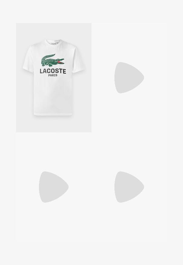 Lacoste Μπλουζάκι με στάμπα - white; Λευκά σορτς από υφασμάτινη υφή με γεωμετρικό σχέδιο. Ελαστική μέση με κορδόνι για ρυθμιζόμενη εφαρμογή.; Λευκά και γκρίζα αθλητικά παπούτσια τρεξίματος με πλέγμα, πράσινες λεπτομέρειες, μαύρες λεπτομέρειες και λογότυπο στη πλευρά, απεικονίζονται από την εξωτερική πλευρά.; Μαύρη υφασμάτινη τσάντα ώμου Lacoste με ρυθμιζόμενο λουρί, εμπρόσθιο καπάκι, τσέπη με φερμουάρ και μεταλλικές κλειστές θηλιές.
