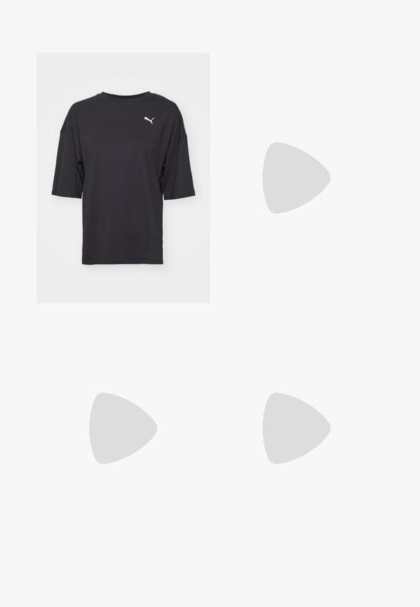 Camiseta negra oversize de algodón, con mangas cortas y un cuello redondo, que presenta un logotipo blanco de Puma en el lado izquierdo del pecho.; Pantalones ligeros blancos y beige con un acabado texturizado, que presentan una cintura elástica, bolsillos laterales y un pequeño logo negro.; Zapatillas de cuero blanco con una franja de ante negro, suela de goma y branding dorado en el costado. Diseño con cordones y puntera redondeada.; Pendientes de aro de plata con un acabado suave y brillante. Forma circular, con un cierre seguro. Diseño sencillo y elegante.
